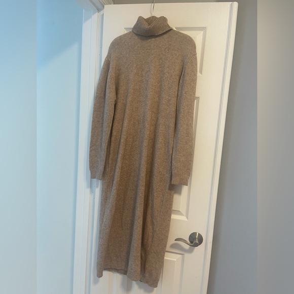 Oversized Turtleneck Knit Maxi Dress in size Large - Picture 9 of 11